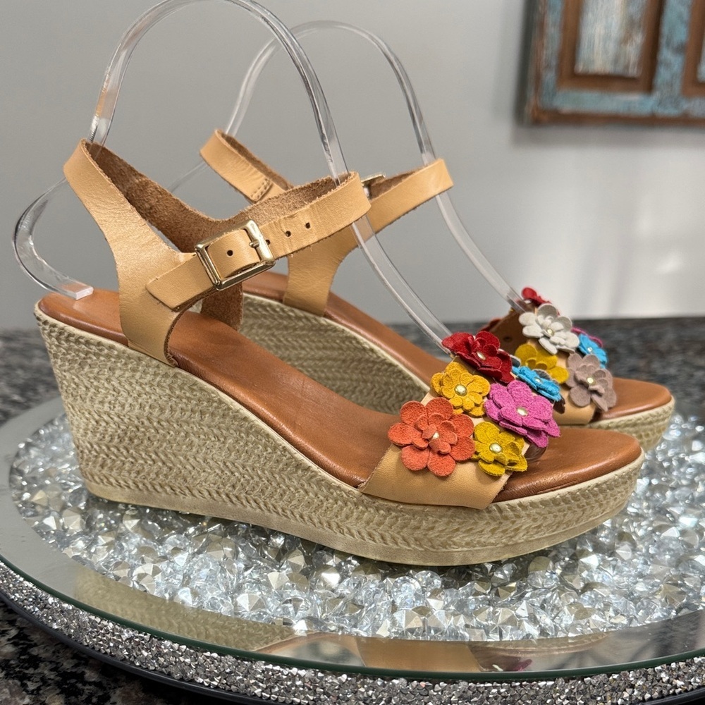 Italian made Floral Embellished leather Wedge natural Sandals EUC 7.5